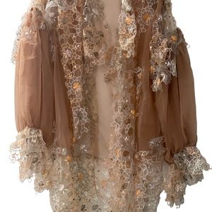 Tulle Robe with floral appliqué